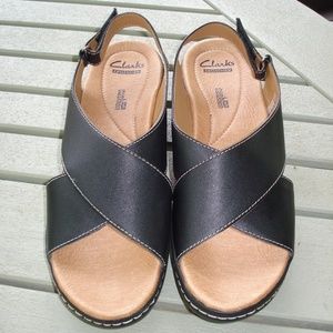 NEW.....Clarks  Black Criss Cross Sandal size 9M